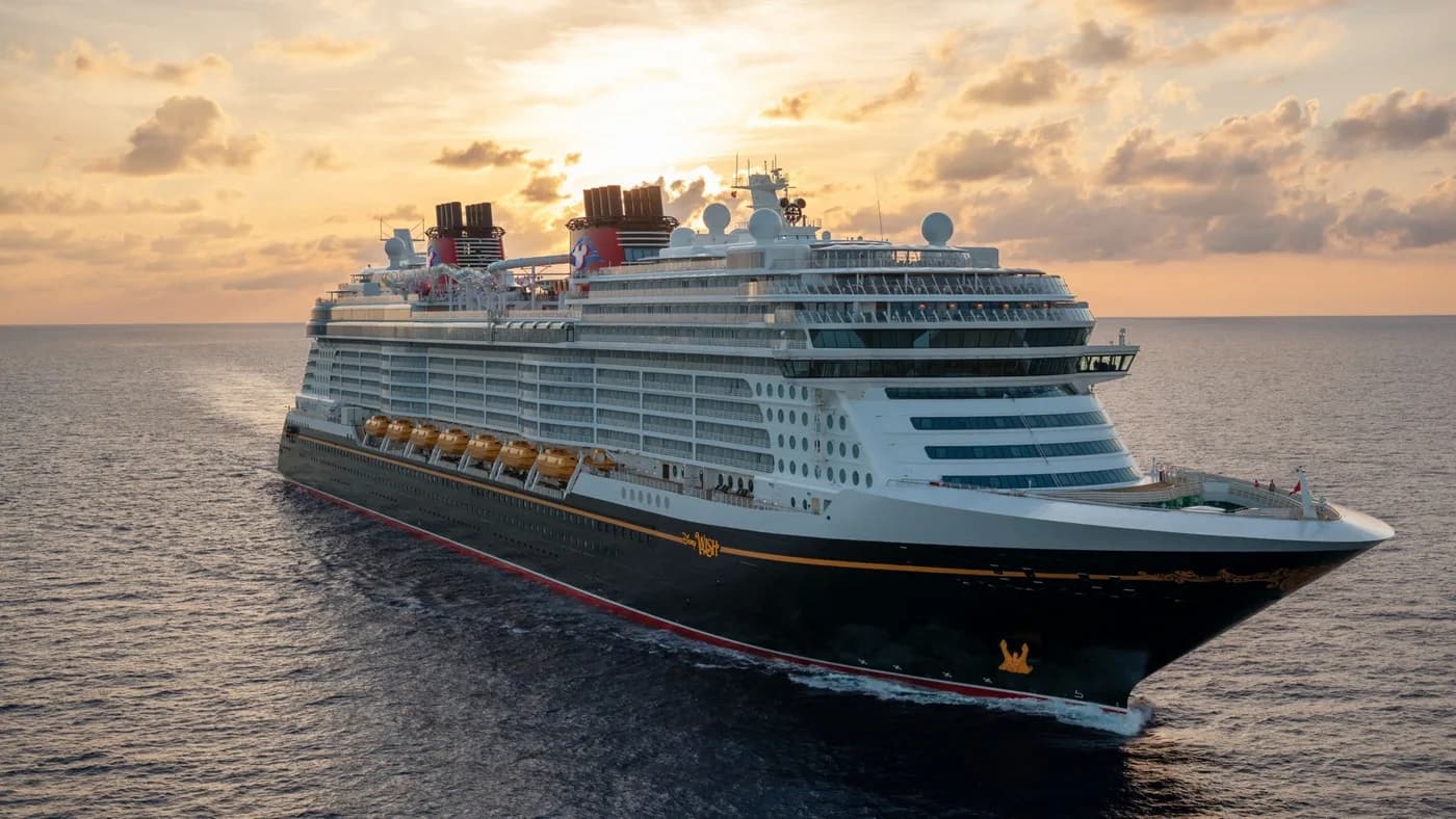 Disney Wish в море